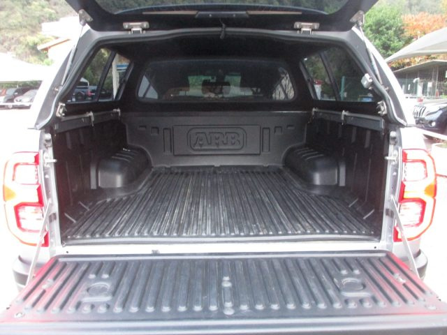 Toyota Hilux + IVA !!! OK NEOPATENTATI !! 2.8 D 4WD Invincible usato a PISOGNE