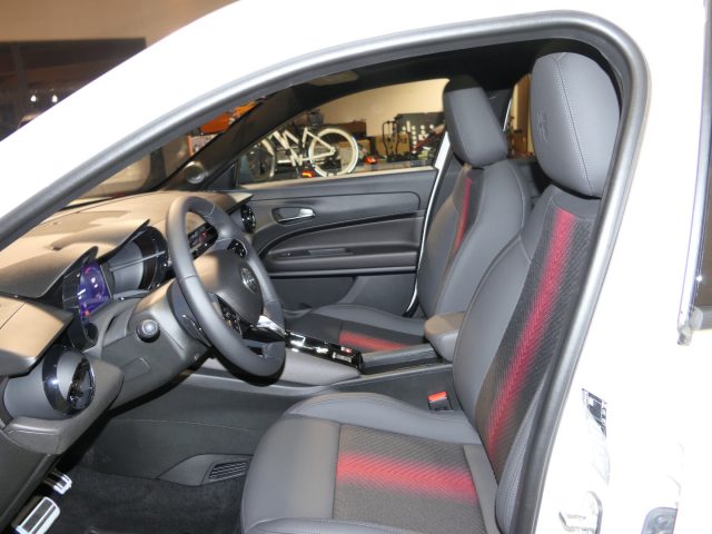 Alfa Romeo Junior 1.2 145 CV Hybrid eDCT6 Speciale - foto 4 di 4