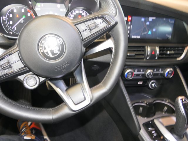 Alfa Romeo Giulia 2.0 Turbo 280 CV AT8 Veloce, del 2022, 32.000 km, in vendita a Brunico (BZ)