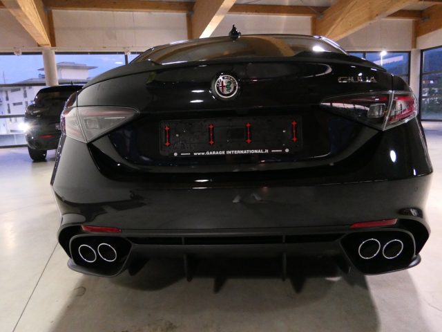 Alfa Romeo Giulia 2.9 V6 Bi-Turbo AT8 Quadrifoglio - foto 4 di 4