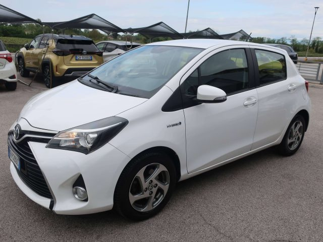 Toyota Yaris Yaris III 5p 1.5h Active - foto 2 di 4