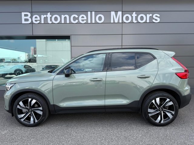 Volvo XC40 2.0 197cv B4 Plus Dark HARMAN-20"-WINTER-LED - foto 4 di 4