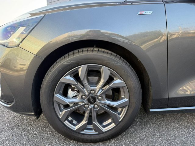 Ford Focus 1.0 EcoBoost Hybrid 125CV 5p. ST-Line Design, del 2022, 60.000 km, in vendita a Castelfranco Veneto (TV)