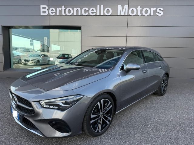 Mercedes-Benz CLA 180 2.0 d Shooting Brake SPORT PELLE-NAVI-CARPLAY, del 2024, 35.000 km, in vendita a Castelfranco Veneto (TV)