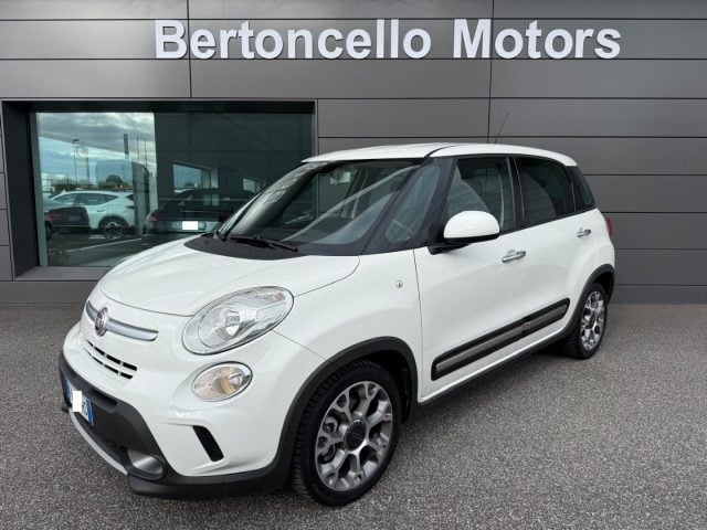 Fiat 500L 1.4 95CV Trekking NEOPATENTATI-DISTR. OK-PELLE, del 2015, 130.000 km, in vendita a Castelfranco Veneto (TV)
