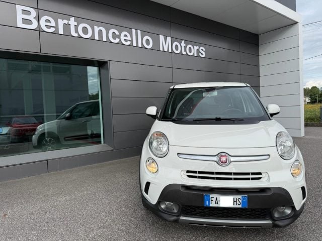 Fiat 500L 1.4 95CV Trekking NEOPATENTATI-DISTR. OK-PELLE - foto 2 di 4