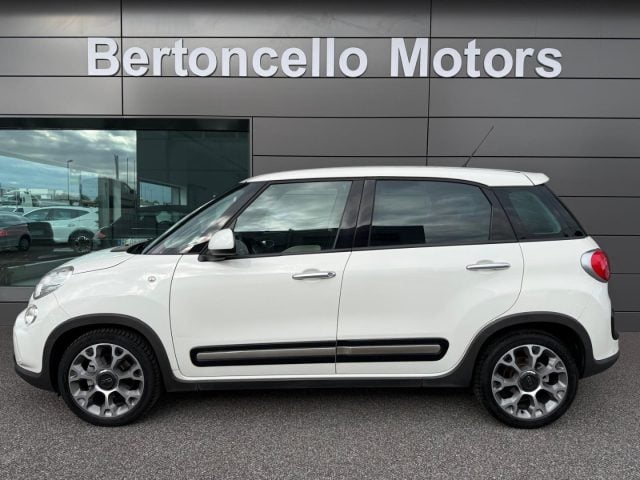 Fiat 500L 1.4 95CV Trekking NEOPATENTATI-DISTR. OK-PELLE - foto 3 di 4
