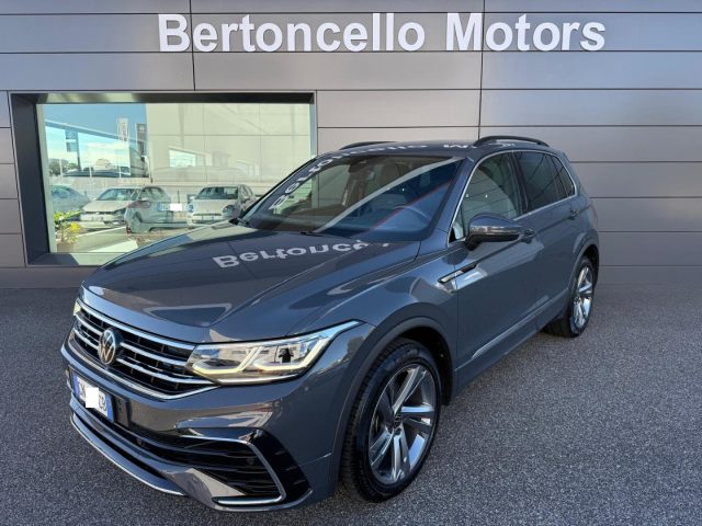 Volkswagen Tiguan 2.0 TDI 150CV SCR DSG 4MOTION R-LINE RLINE SPORT, del 2023, 70.000 km, in vendita a Castelfranco Veneto (TV)