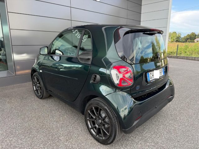 smart forTwo EQ Racingreen (22kW) KIT BRABUS-CARPLAY-TETTO - foto 4 di 4