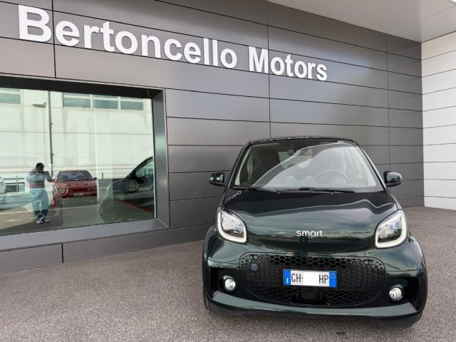 smart forTwo EQ Racingreen (22kW) KIT BRABUS-CARPLAY-TETTO - foto 2 di 4