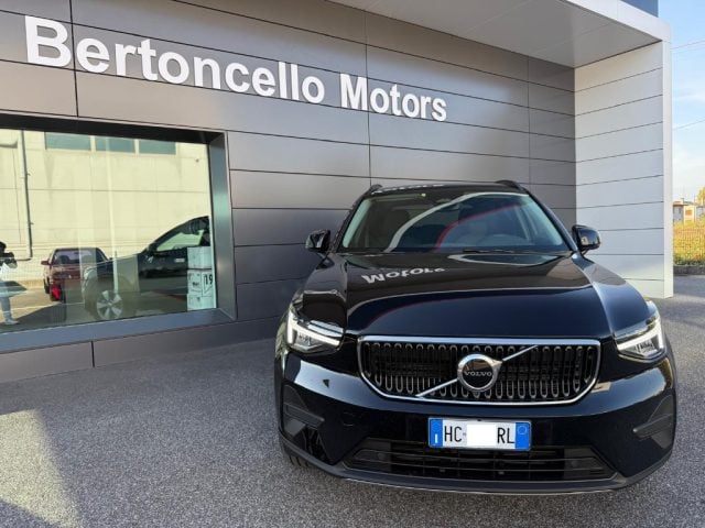 Volvo XC40 B3 2.0 163cv aut. Essential LED-CAMERA-IVA ESPOSTA - foto 2 di 4