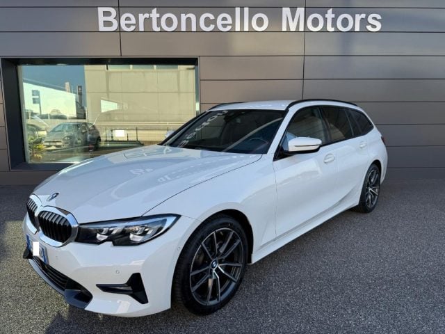 BMW 320 d 2.0 190cv 48V xDrive Touring SPORT GANCIO-PELLE, del 2021, 143.000 km, in vendita a Castelfranco Veneto (TV)