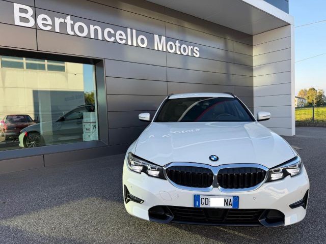 BMW 320 d 2.0 190cv 48V xDrive Touring SPORT GANCIO-PELLE - foto 2 di 4