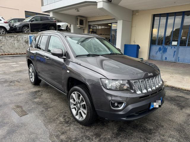 Jeep Compass 2.2 CRD Limited 4X4 - foto 3 di 4