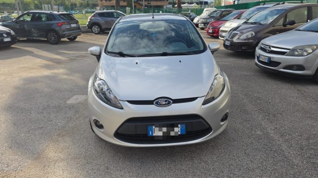 Ford Fiesta 1.4 TDCi 70CV 5 porte - foto 2 di 4