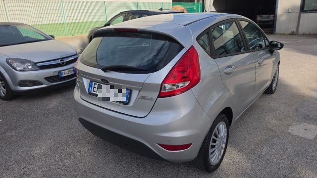 Ford Fiesta 1.4 TDCi 70CV 5 porte - foto 4 di 4