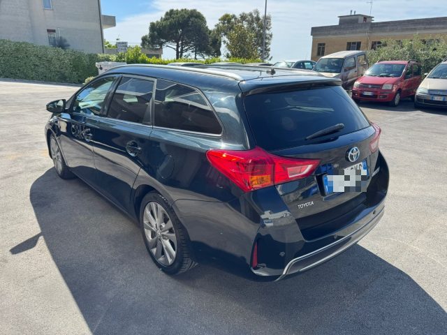 Toyota Auris Touring Sports 1.8 Hybrid Lounge CIVITANOVA M. usato a RECANATI