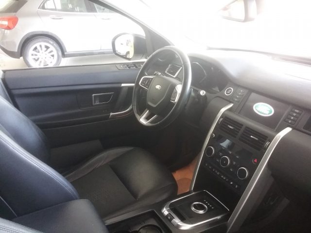 Land Rover Discovery Sport RECANATI - 2.0 TD4 150 CV SE AUTOCARRO 5P, del 2019, 132.660 km, in vendita a Recanati (MC)