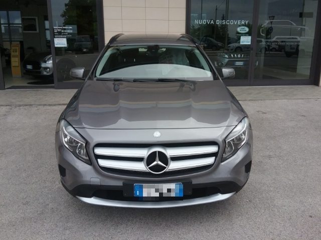 Mercedes-Benz GLA 220 220 d Automatic 4Matic Premium - foto 2 di 4