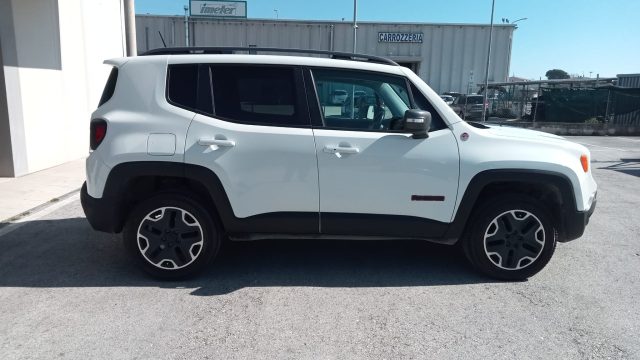 Jeep Renegade 2.0 Mjt 170CV 4WD Active Drive Low Trailhawk - foto 4 di 15