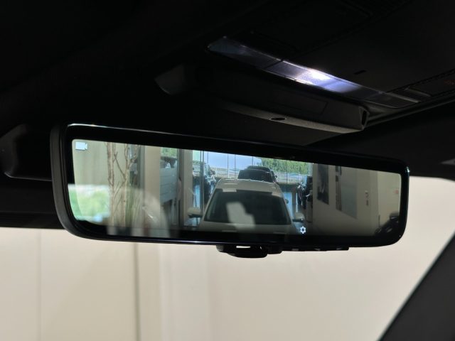 Land Rover Defender 110 3.0D I6 250 CV AWD Auto S usato a LODI