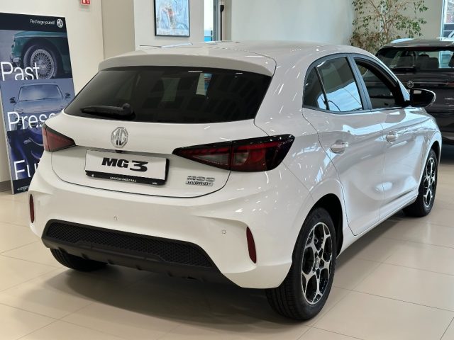 MG MG3 1.5 Hybrid+ Luxury - foto 2 di 4