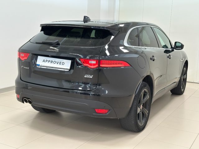 Jaguar F-Pace 2.0 D 180 CV AWD aut. Prestige - foto 2 di 4