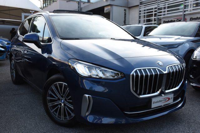 BMW 218 d Active Tourer Luxury *TETTO PANORAMICO* - foto 2 di 4