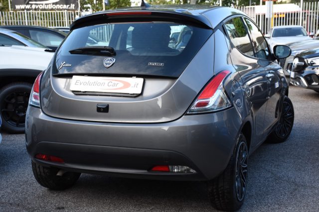 Lancia Ypsilon 1.0 FireFly 5 p. S&S Hybrid GOLD *RETROCAMERA* - foto 3 di 4
