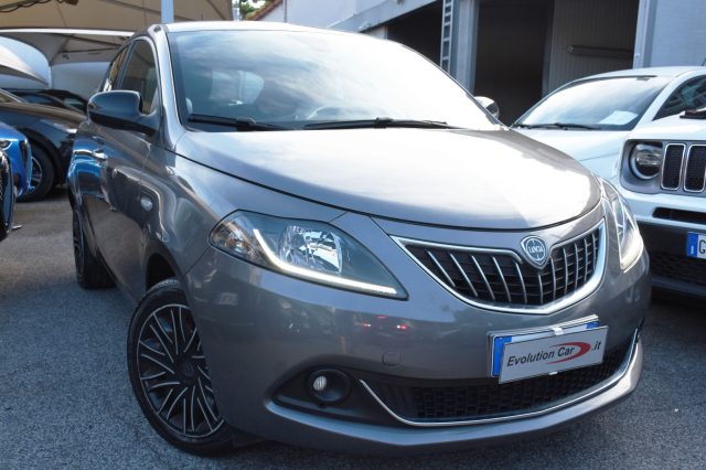 Lancia Ypsilon 1.0 FireFly 5 p. S&S Hybrid GOLD *RETROCAMERA* - foto 2 di 4