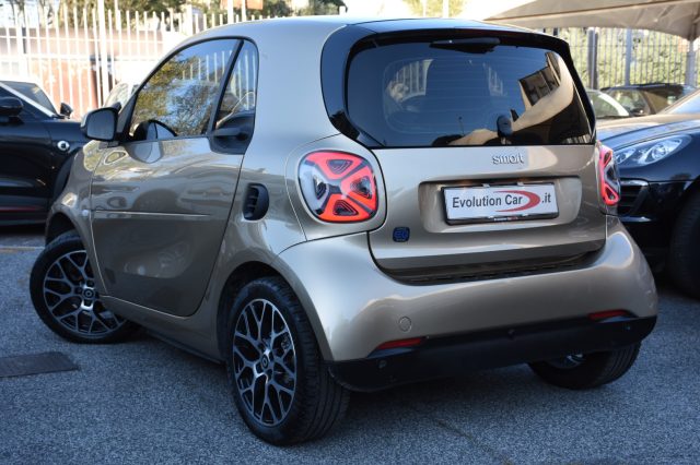 smart forTwo EQ Gold (22kW) *LED*CARPLAY*CAM*16"* - foto 4 di 30