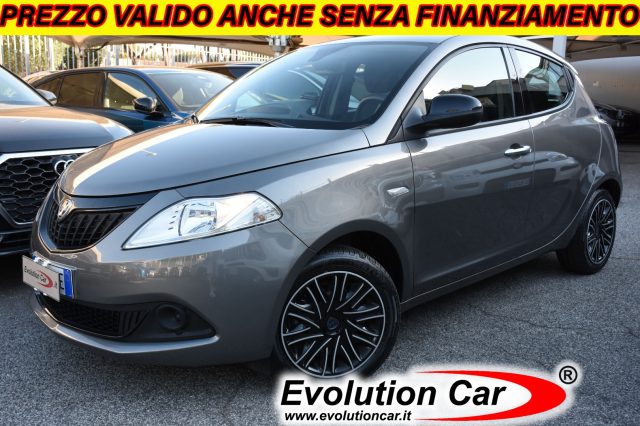 Lancia Ypsilon 1.0 FireFly 5 p. S&S Hybrid ORO **5 POSTI** usato a ROMA