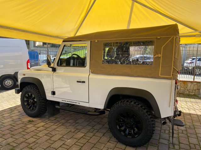 Land Rover Defender 90 2.2 TD4 Station Wagon, del 2014, 117.000 km, in vendita a Acquasparta (TR)