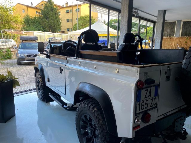 Land Rover Defender 90 2.2 TD4 Station Wagon - foto 3 di 4