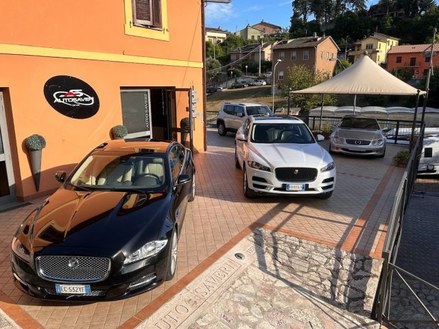 Jaguar F-Pace 2.0 D 180 CV AWD aut. Portfolio MY 2019 usato a ACQUASPARTA