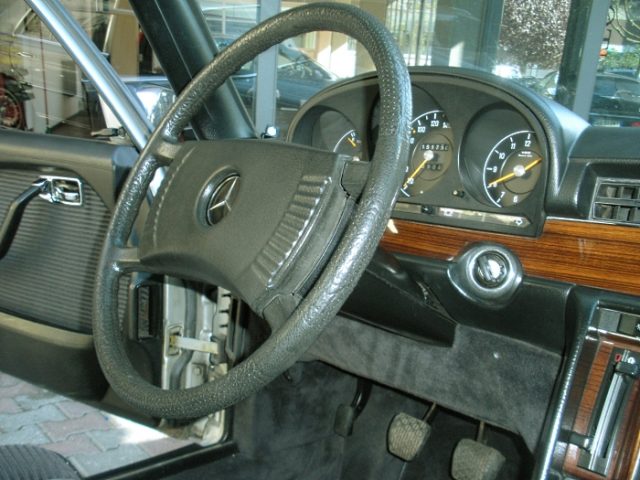 Mercedes-Benz 350 SE - foto 3 di 4