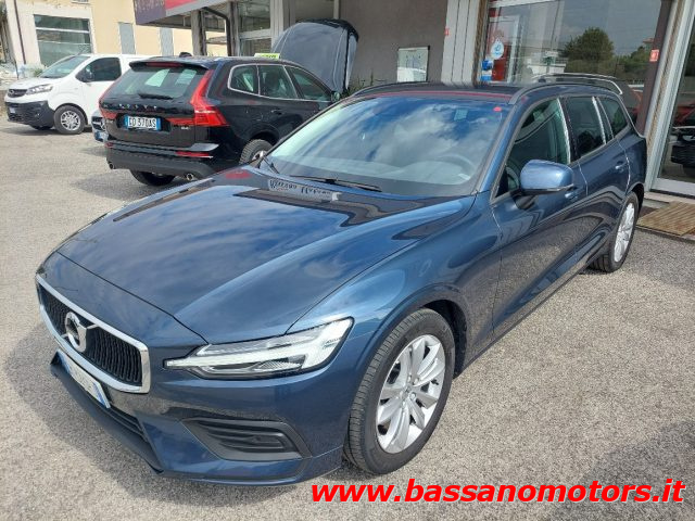 Volvo V60 B4 (d) Geartronic Momentum Business usato a BASSANO DEL GRAPPA