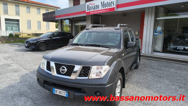 Nissan Navara 2.5 dCi 4 porte Double Cab SE usato a BASSANO DEL GRAPPA