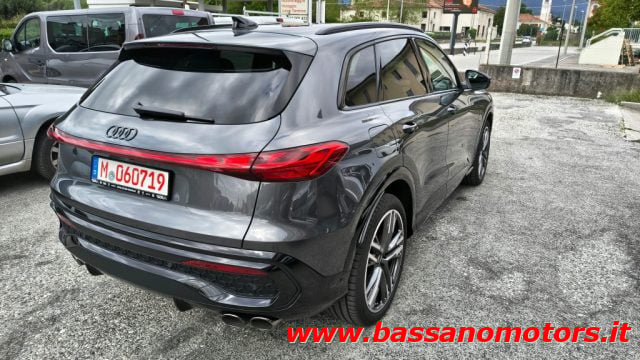 Audi SQ5 TFSI mHEV+ quattro sport attitude - foto 4 di 4