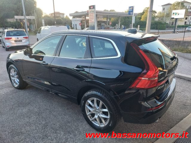 Volvo XC60 B4 (d) AWD Geartronic Momentum Pro - foto 4 di 4