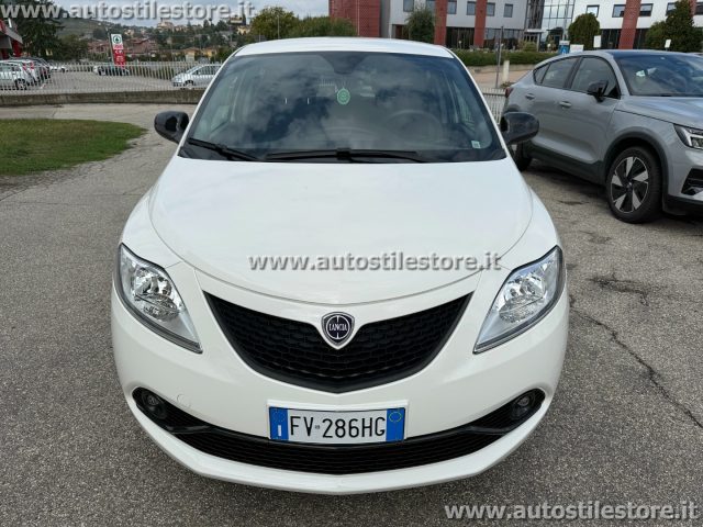 Lancia Ypsilon 1.2 69 GPL Gold - foto 2 di 4