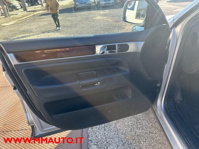 Volkswagen Touareg 2.5 R5 TDI AUTOMATIK N1 4 POSTI. NAVIG !!!! usato a SAVIGNANO SUL RUBICONE