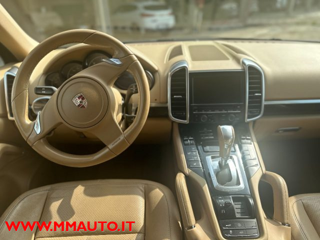 Porsche Cayenne 3.0 Diesel, del 2012, 208.000 km, in vendita a Savignano Sul Rubicone (FC)