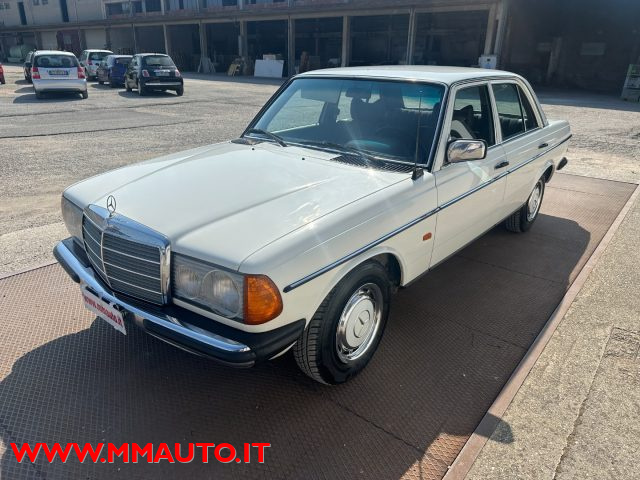 Mercedes-Benz 200 200 !!!!!! - foto 3 di 4