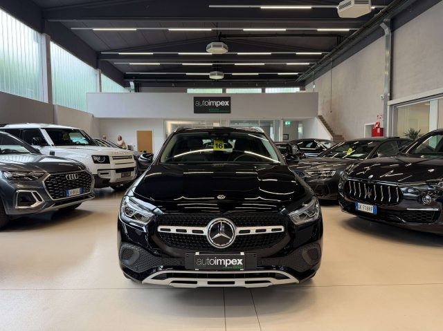 Mercedes-Benz GLA 200 auto DISTRONIC/CAMERA/WIDESCREEN UNICO PROPR - foto 2 di 4