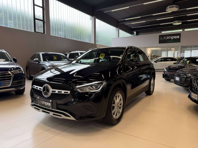 Mercedes-Benz GLA 200 auto DISTRONIC/CAMERA/WIDESCREEN UNICO PROPR - foto 3 di 4