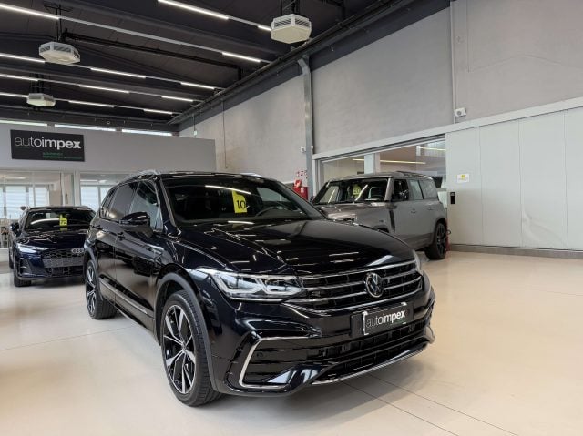 Volkswagen Tiguan Allspace 2.0 tdi R-Line 4motion 200cv 7p.ti dsg, del 2022, 49.000 km, in vendita a Merano (BZ)