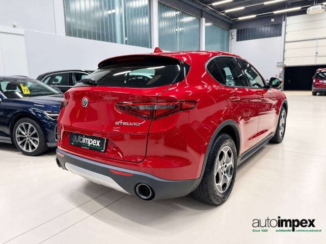 Alfa Romeo Stelvio Stelvio 2.2 t Super Business 160cv auto - foto 4 di 4