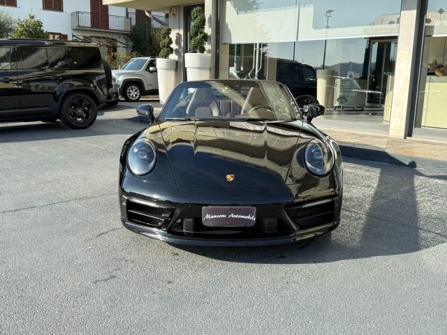 Porsche 992 Carrera 4S Cabriolet - foto 2 di 4