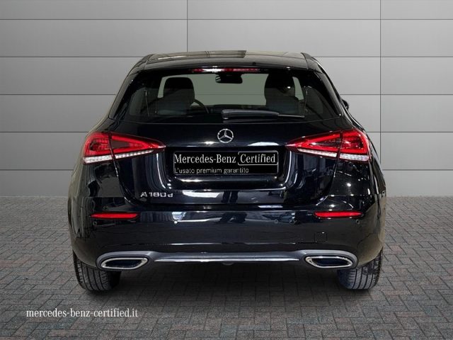 Mercedes-Benz A 180 d Automatic Sport - foto 4 di 4